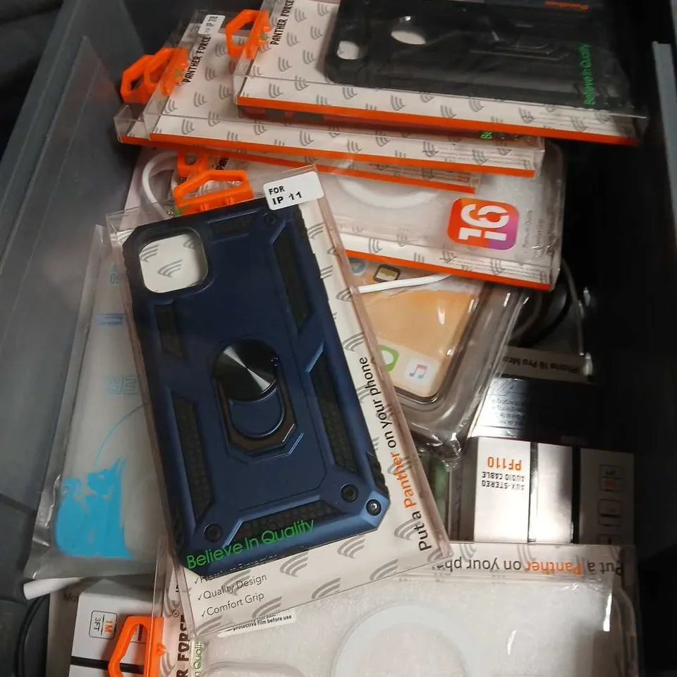 BOX OF ASSORTED MOBILE PHONE ACCESSORIES INCLUDING PANTHER FORCE RUGGED PHONE CASE FOR IPHONE 11 – BLUE (IP11)
