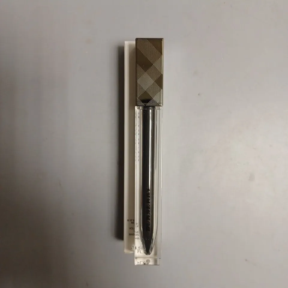 APPROXIMATELY 18 BOXED BURBERRY EFFORTLESS MASCARA 4.5ML IN MIDNIGHT BROWN 