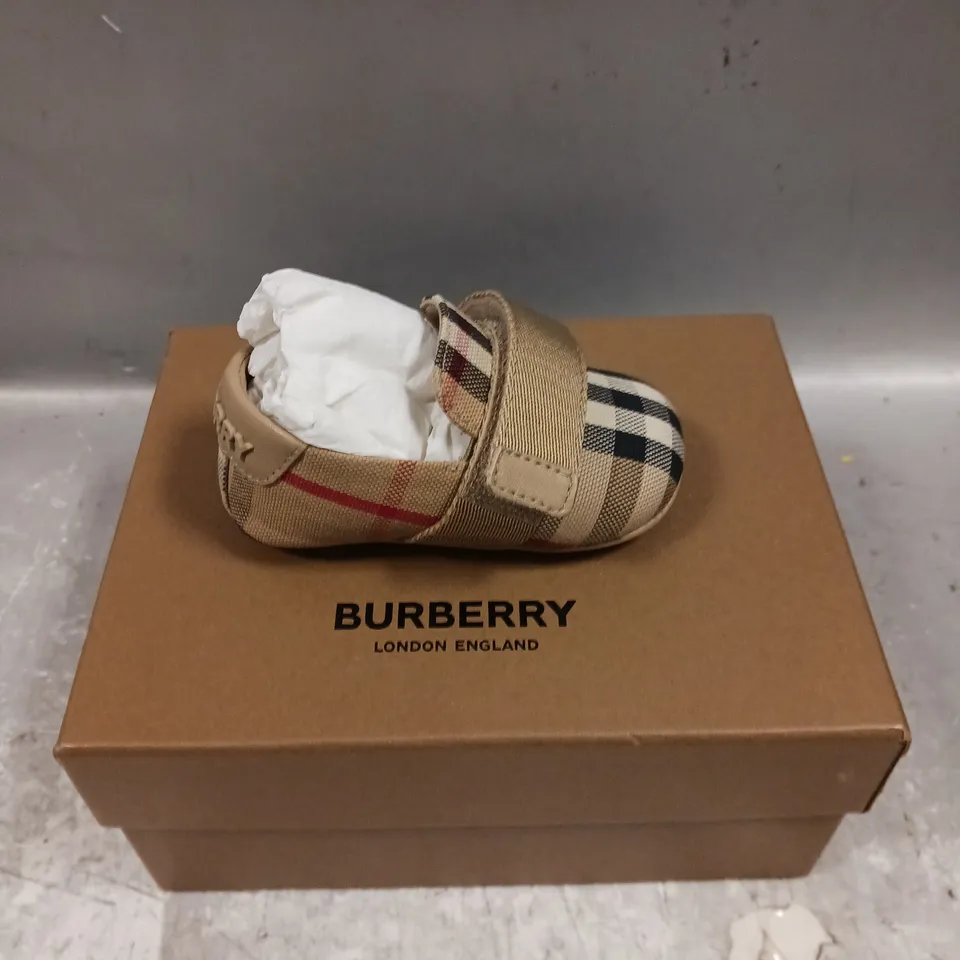 BOXED PAIR OF BURBERRY ARCHIVE BEIGE NEWBORN TRAINERS - 1