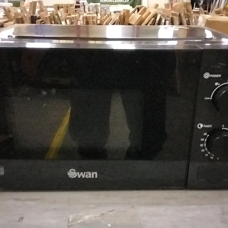 SWAN 20L 700W MANUAL MICROWAVE RRP £54