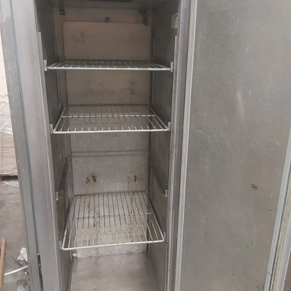GRAM K 425 COMMERCIAL UPRIGHT REFRIGERATOR