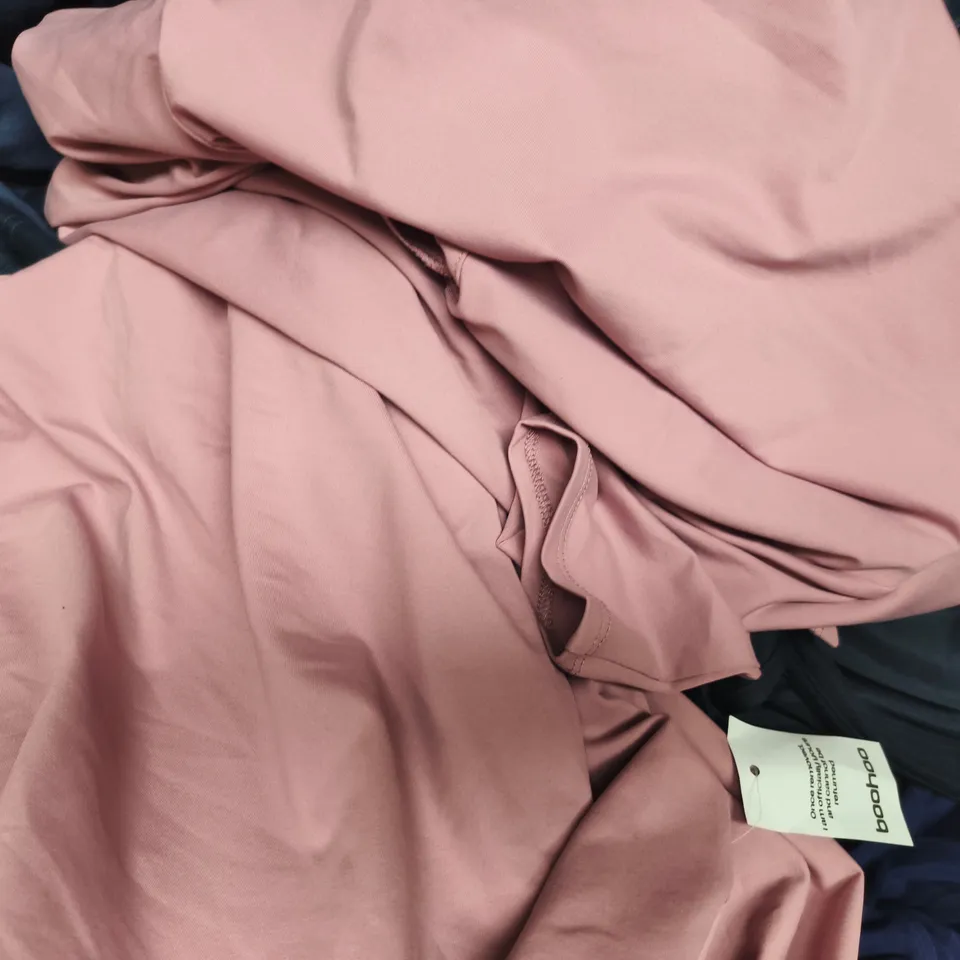 APPROXIMATELY 20 ASSORTED CLOTHING AND FASHION PRODUCTS IN VARIOUS STYLES AND SIZES - COLLECTION ONLY
