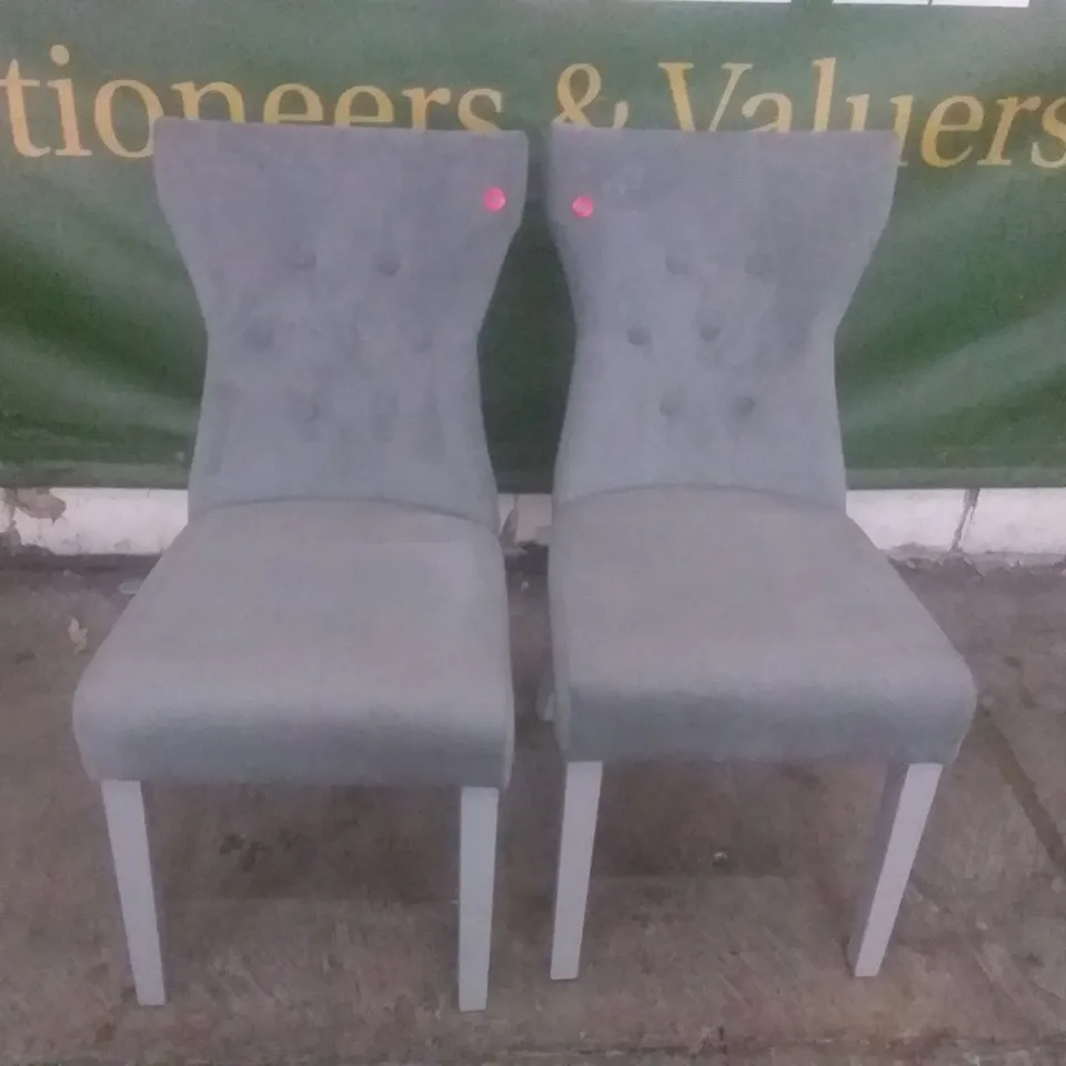 SET OF 2 NEW BEWLEY GREY VELVET BUTTON BACK DINING CHAIRS (GREY LEG)