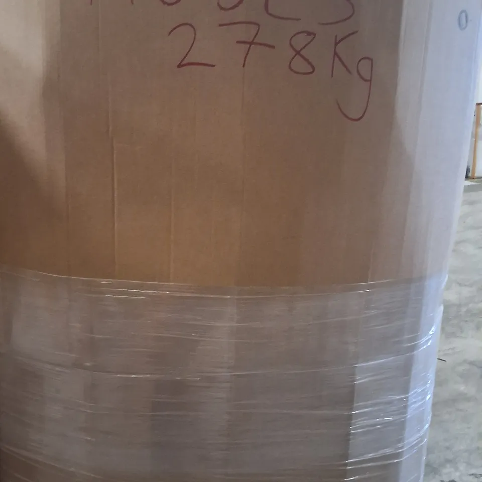 PALLET CONTAINING A LARGE QUANTITY OF HOSES