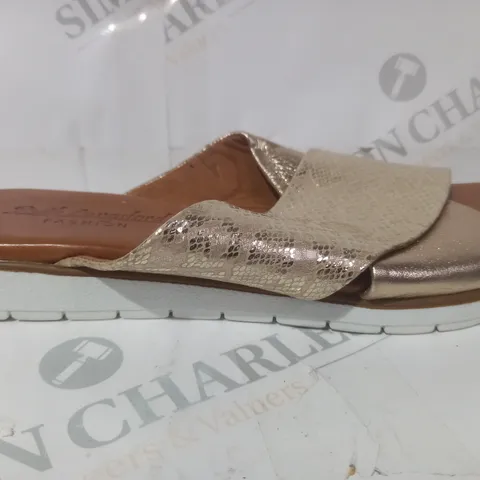 PAIR OF RUTH LANGSFORD LEATHER SANDALS IN METALLIC GOLD SIZE 7