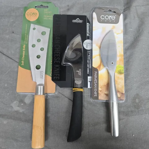 BOX OF ASSORTED KNIVES TO INCLUDE CORE BAMBOO SOFT CHEESE KNIFE, CORE KITCHEN PARMESAN CHEESE 3.5" KNIFE, CORE HOME PARMESAN KNIFE, ETC
