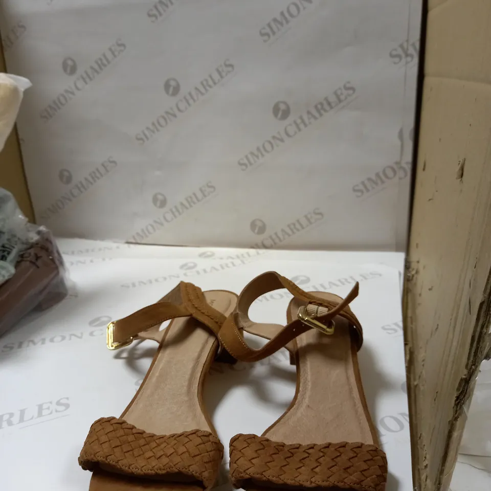 MONSOON BURNT ORANGE STRAP HEELS- CHUNKY SIZE: 5