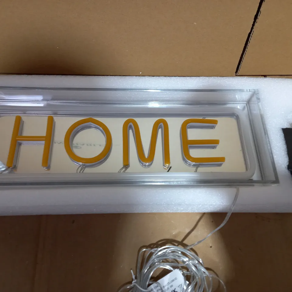 OUTLET BUNDLEBERRY BY AMANDA HOLDEN NEON STYLE LED LIGHT
