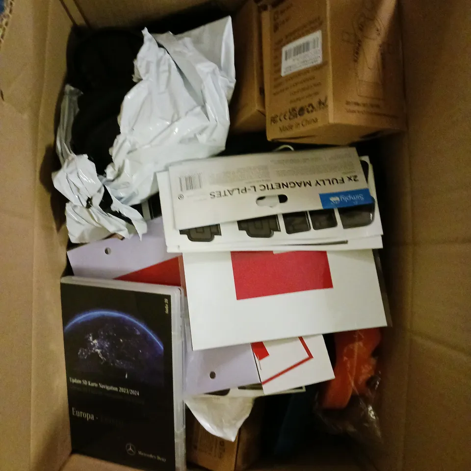 APPROXIMATELY 20 VEHICLE PARTS AND ACCESSORIES