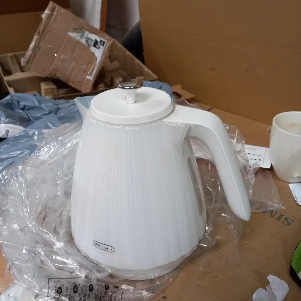 DELONGHI BALLERINA KETTLE