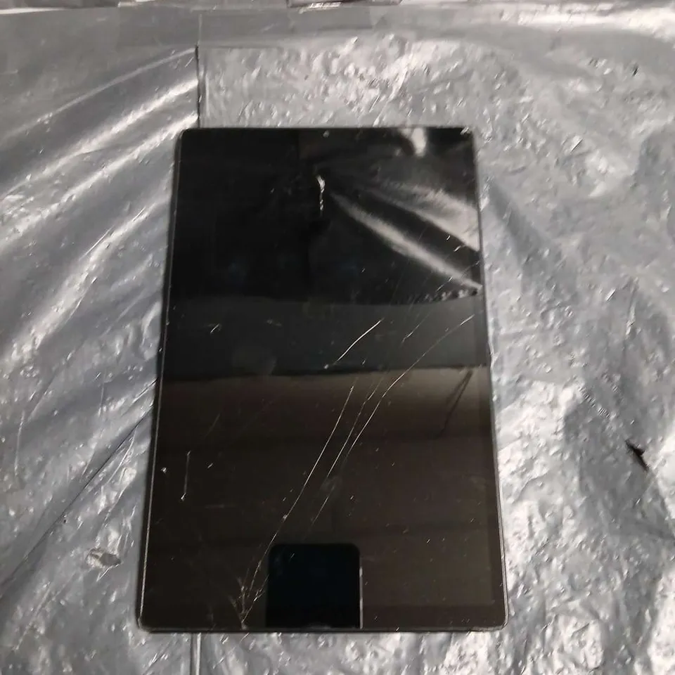 LENOVO ANDROID TABLET – CRACKED FRONT DISPLAY