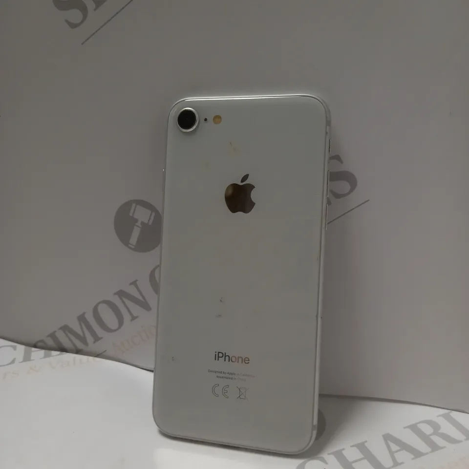 APPLE IPHONE SE IN WHITE