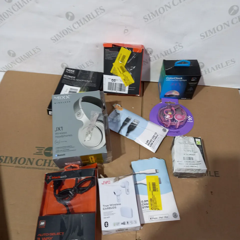 LOT OF APPROXIMATELY 10 ASSORTED ELECTRICAL ITEMS TO INCLUDE JVC EARBUDS, MIXX WIRELESS HEADPHONES, COLOUR CLOCK ETC