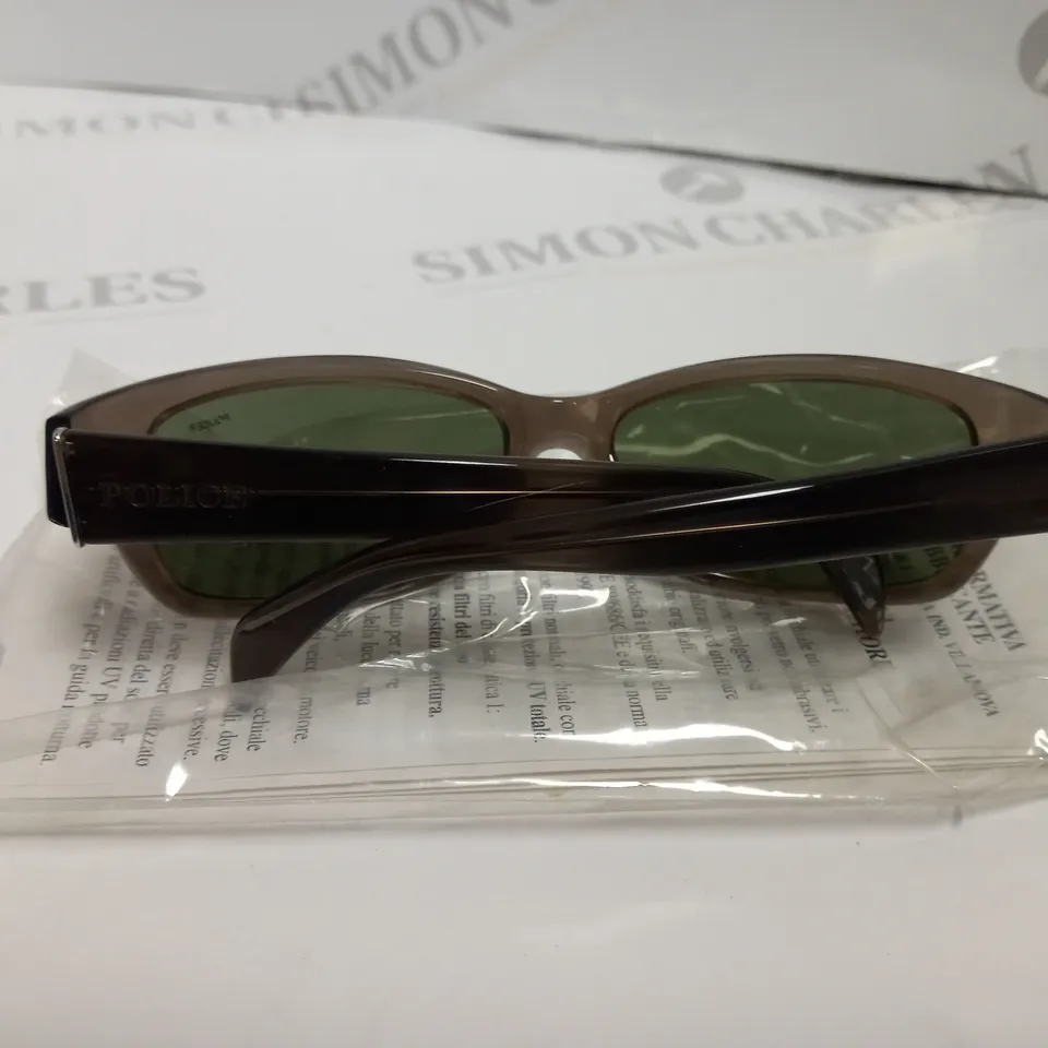 APPROX 12 TEMPERED GLASS DERIGO SUNGLASSES- BOXED