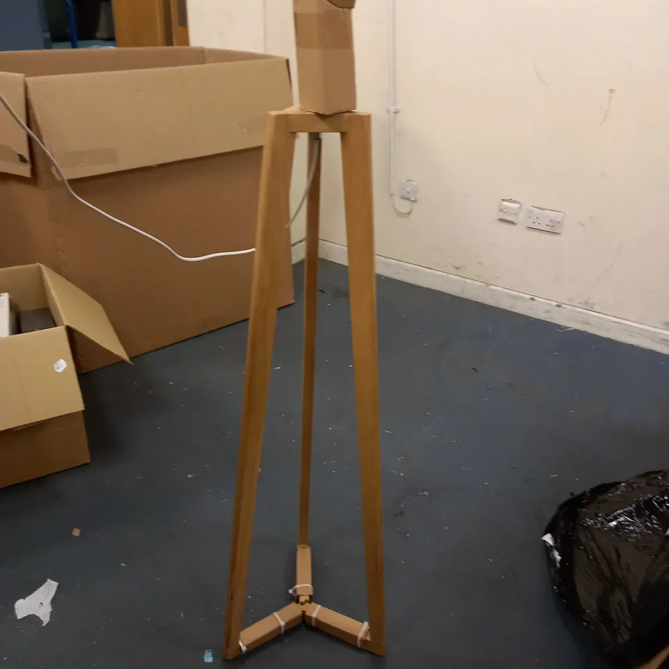 BOXED TRINITY OAK EFFECT FLOOR LAMP