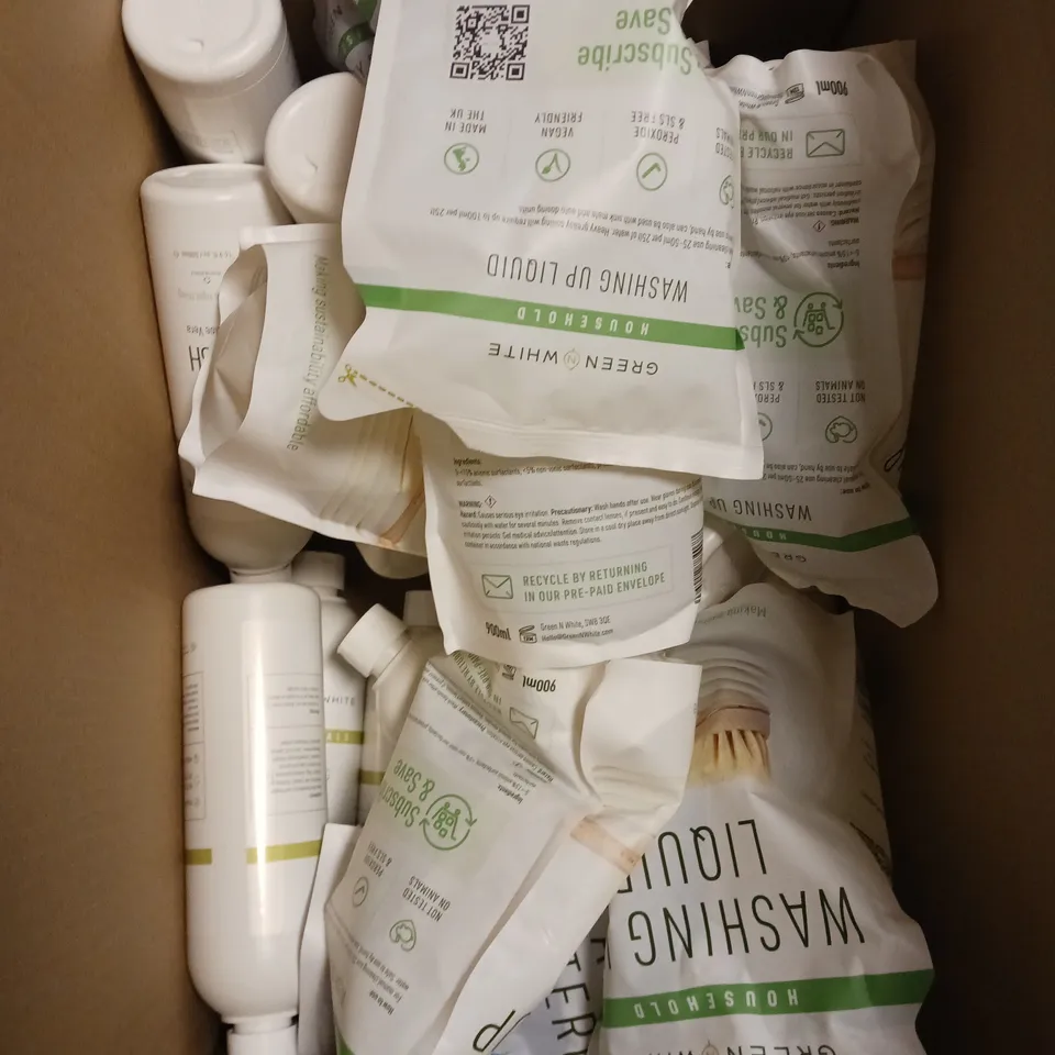 BOX OF APPROXIMATELY 20 GREEN N WHITE ASSORTED CLEANING PRODUCTS TO INCLUDE HYDRATING BODY WASH - WASHING UP LIQUID - LAUNDRY DETERGENT - COLLECTION ONLY	