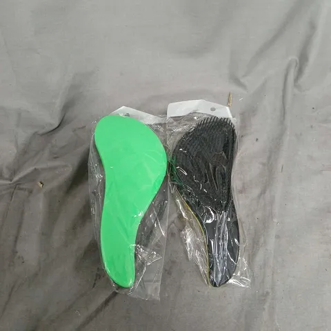 BOX OF APPROX 13 HAIRBRUSHES