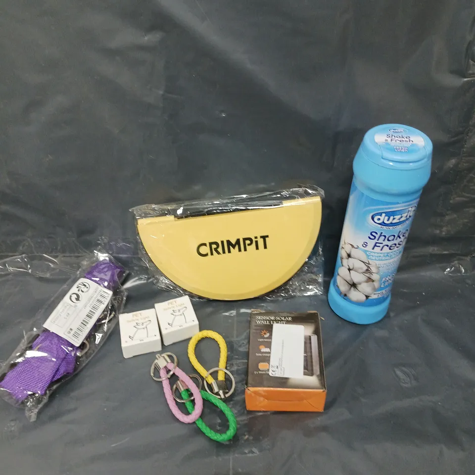 APPROXIMATELY 20 ASSORTED HOUSEHOLD PRODUCTS TO INCLUDE CRIMPIT COOKING DEVICE, PET SAFETY LIGHT, SENSOR LIGHT ETC 