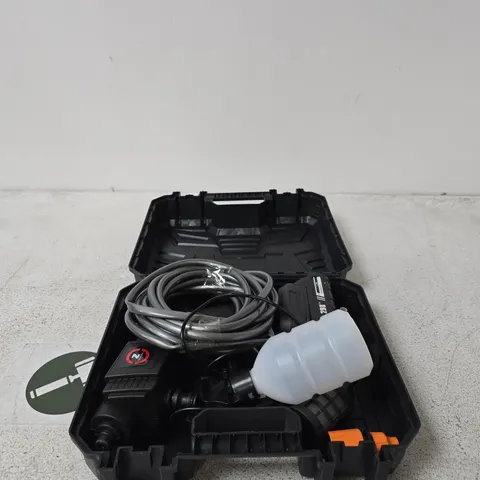 SPRAY GUN KIT IN HARD PLASTIC CARRY CASE WITH COILED HOSE AND RESERVOIR
