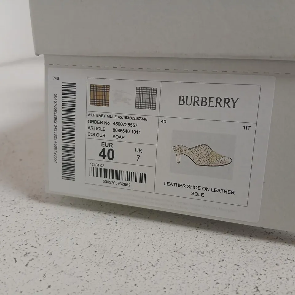 BURBERRY BEIGE QUILTED LEATHER MULES – UK 7 (EUR 40)
