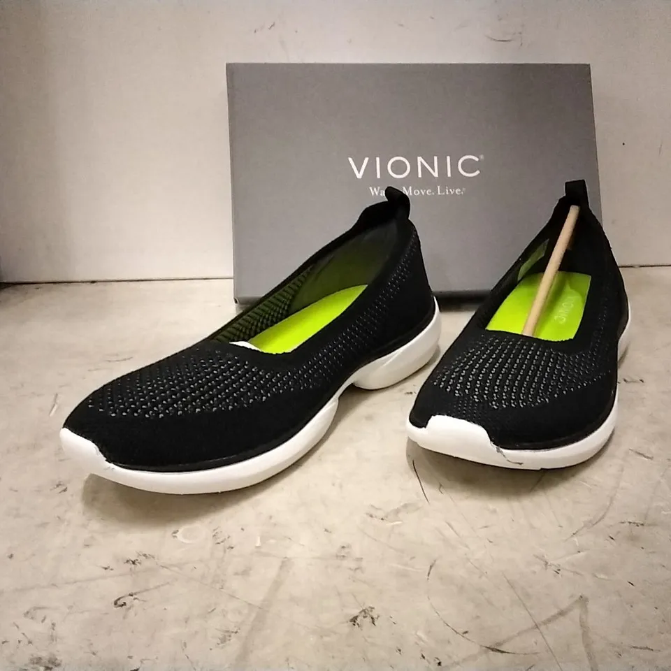 BOXED VIONIC BALLERINA,  BLACK , SIZE 6.4, 5 PAIRS 