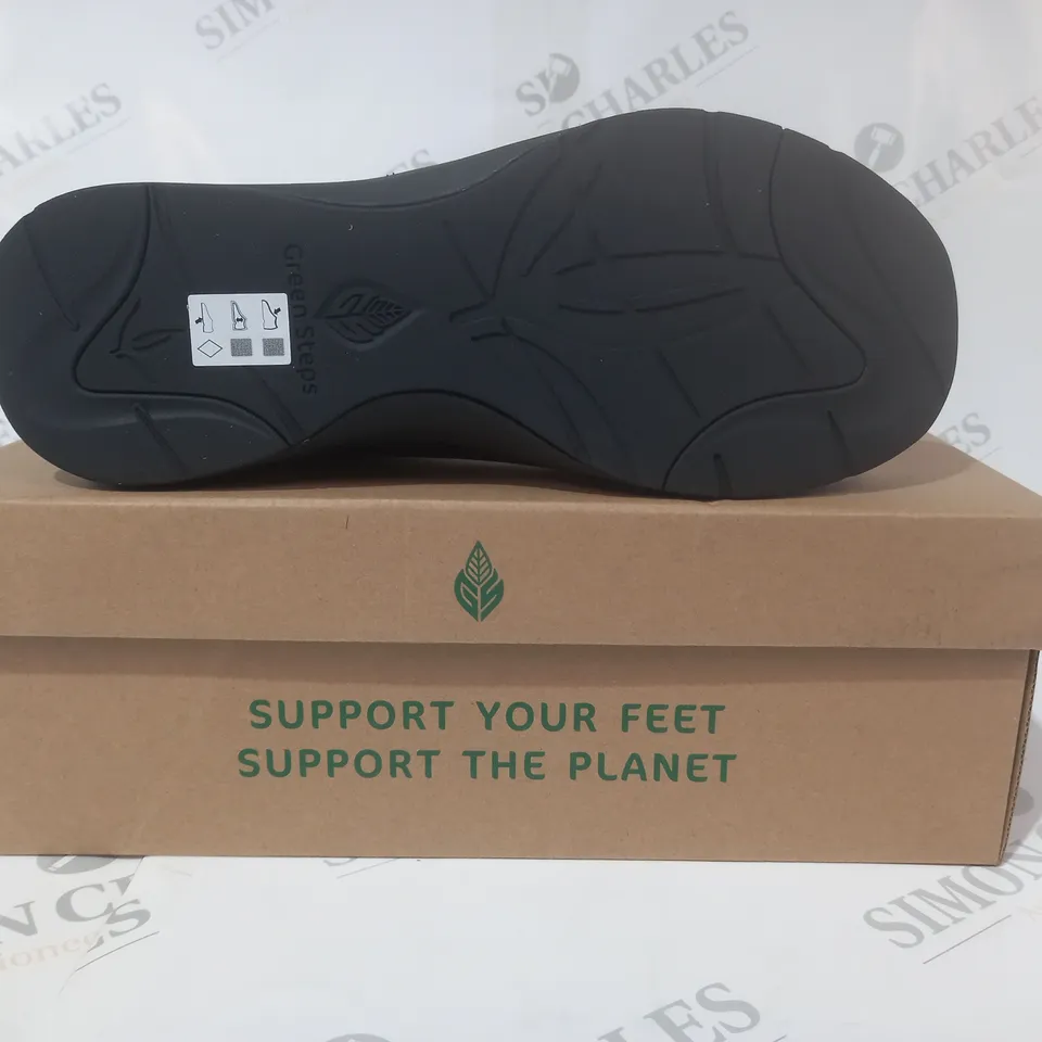 BOXED PAIR OF GREEN STEPS SHOES IN BLACK UK SIZE 6.5