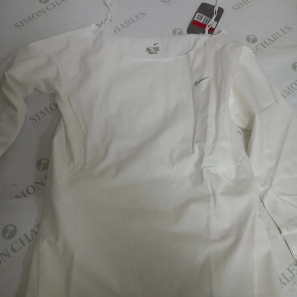 NIKE LONG SLEEVE T-SHIRT IN WHITE - LARGE
