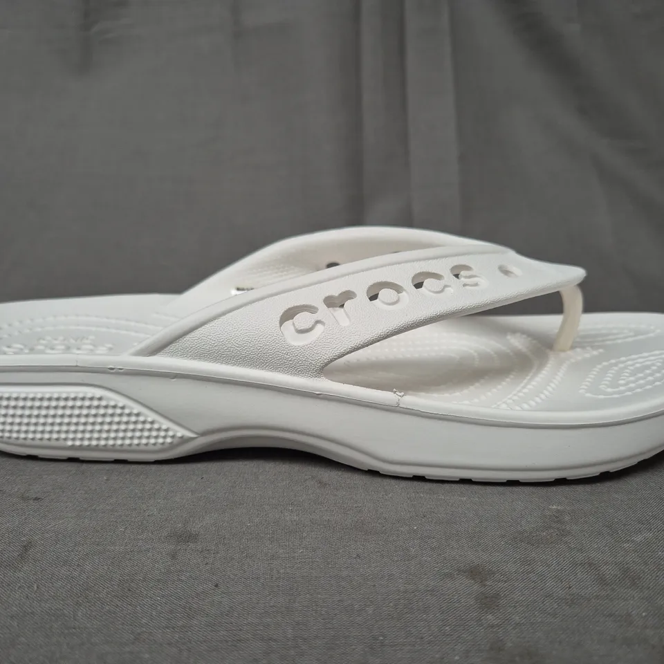 CROCS BAYA II FLIP WHITE FLIP FLOPS - SIZE UK M7/W8