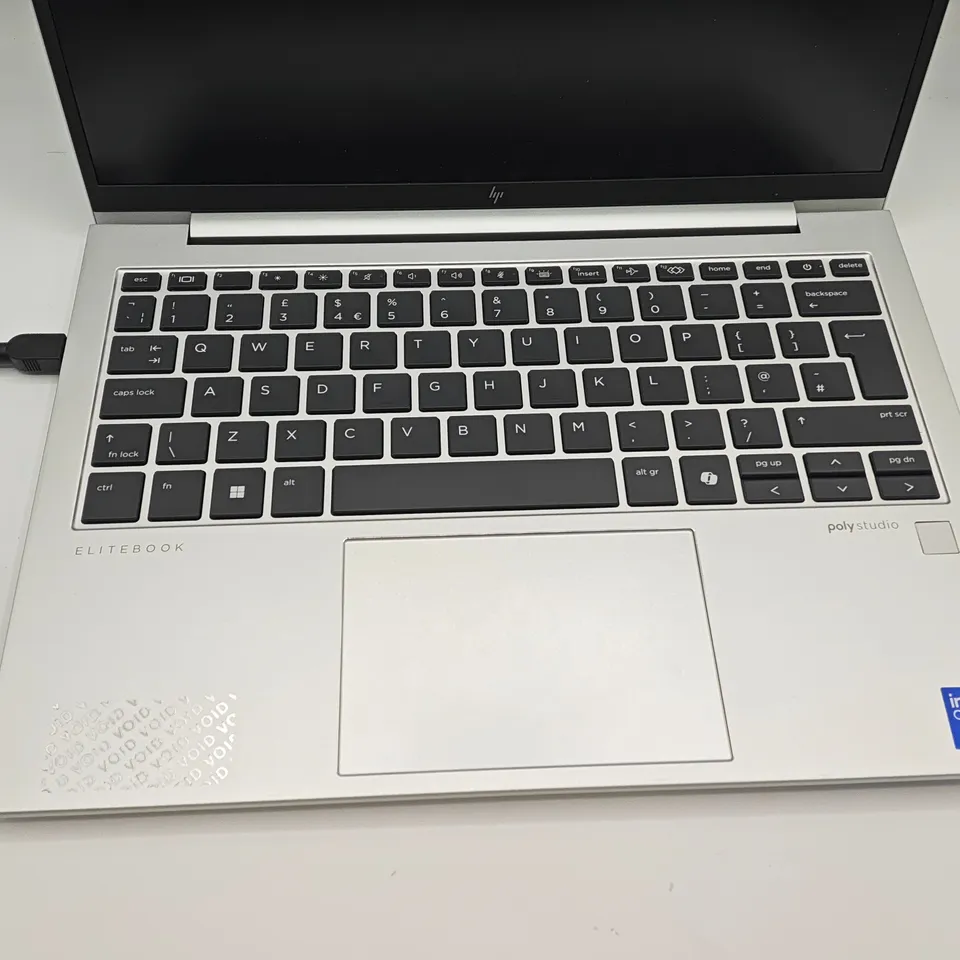 HP ELITEBOOK 830 G11 INTEL ULTRA 5 LAPTOP IN SILVER WITH HP LAPTOP BAG