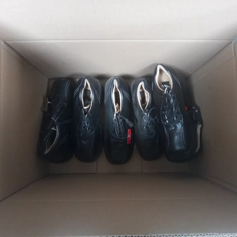 BOX OF APROX 5 ASSORTED PAIRS OF SHOES IN VARIOUS STYLES AND SIZES TO INCLUDE AUROCHS AND WILADY.
