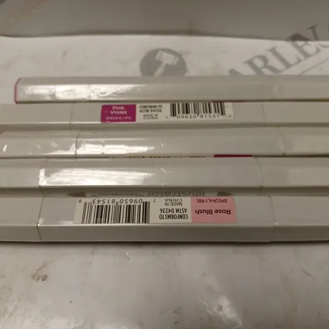 LARGE QUANTITY OF SPECTRUM NOIR ILLUSTRATOR PENS OF VARIOUS COLOURS