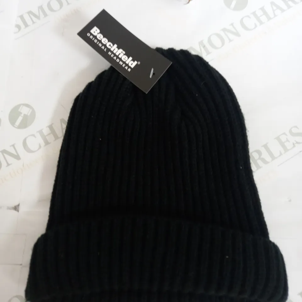 BEECHFIELD BEANIE HAT IN BLACK