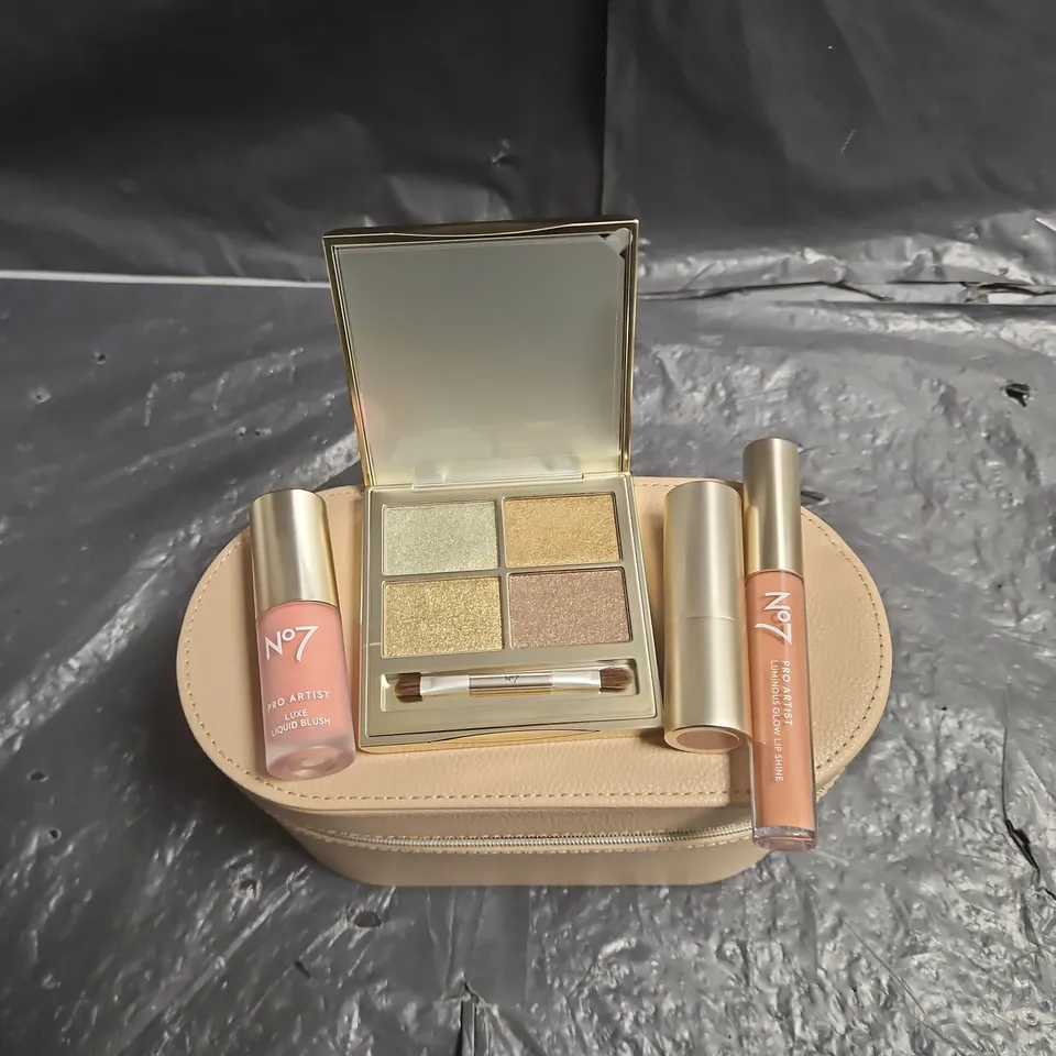 NO7 PRO ARTIST LIMITED EDITION VANITY BAG GIFT SET – EYESHADOW PALETTE, LIPSTICK, LIP SHINE & LUXE LIQUID BLUSHER