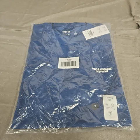 SEALED HOLLISTER REC & LEISURE DIVISION T-SHIRT  - SMALL