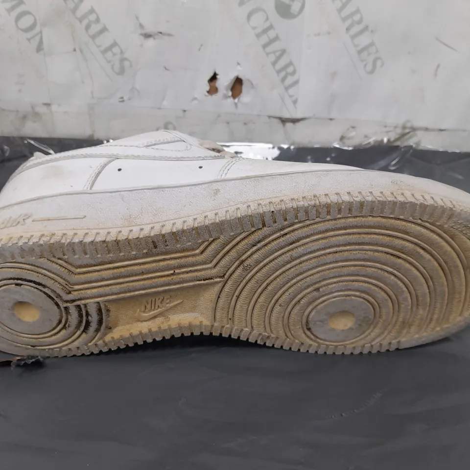 PAIR OF NIKE AIR FORCE TRAINERS IN WHITE (ODD SIZES - 1 SIZE UK 8, 1 SIZE UK 9)