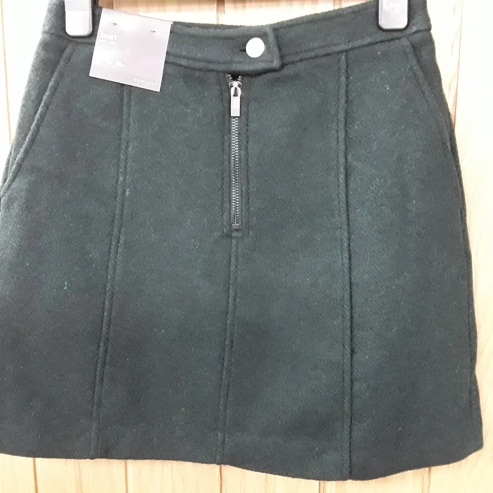 BAGGED NEW LOOK WOOL ZIP SKIRT IN GREEN - UK 8