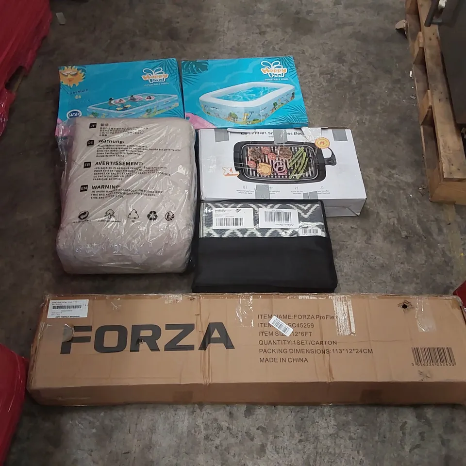 PALLET OF ASSORTED ITEMS INCLUDING: INFLATABLE SWIMMING POOLS, ELECTRIC GRILL, FORZA PROFLEX POP-UP GOAL, RUG, MAT ECT