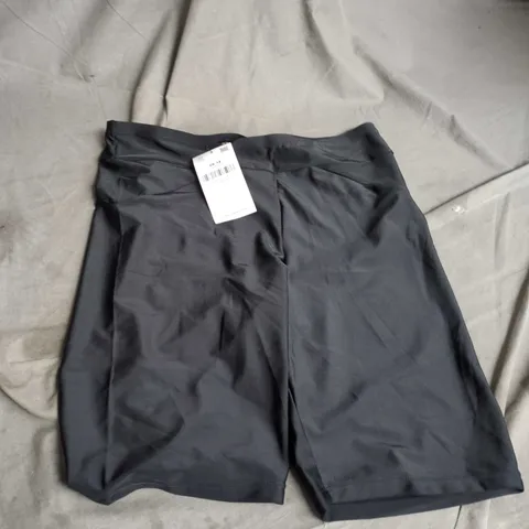 YOURS CLOTHING WOMEN'S SHORTS – UK 18 – BLACK