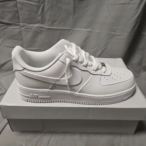 BOXED NIKE AIR FORCE 1 '07 WHITE TRAINERS – UK 9 (EU 44)