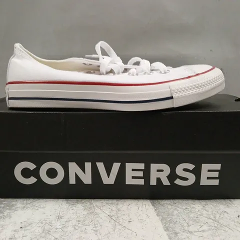 BOXED PAIR OF CONVERSE TRAINERS IN WHITE SIZE UK 4.5