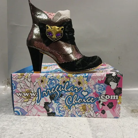 BOXED PAIR OF IRREGULAR CHOICE HEELED SHOES IN DARK METALLIC ROSE/BLACK W. JEWELLED CAT FACE DETAIL SIZE EU 38