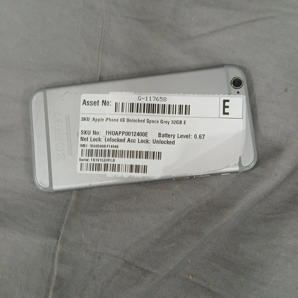 APPLE IPHONE 6S UNLOCKED SPACE GREY 32GB. CRACKED SCREEN