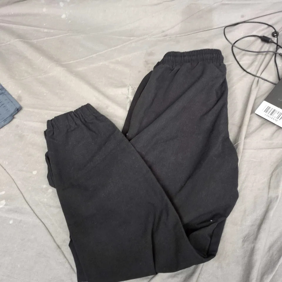 CLOSURE LONDON BLACK JOGGER PANTS – SIZE M