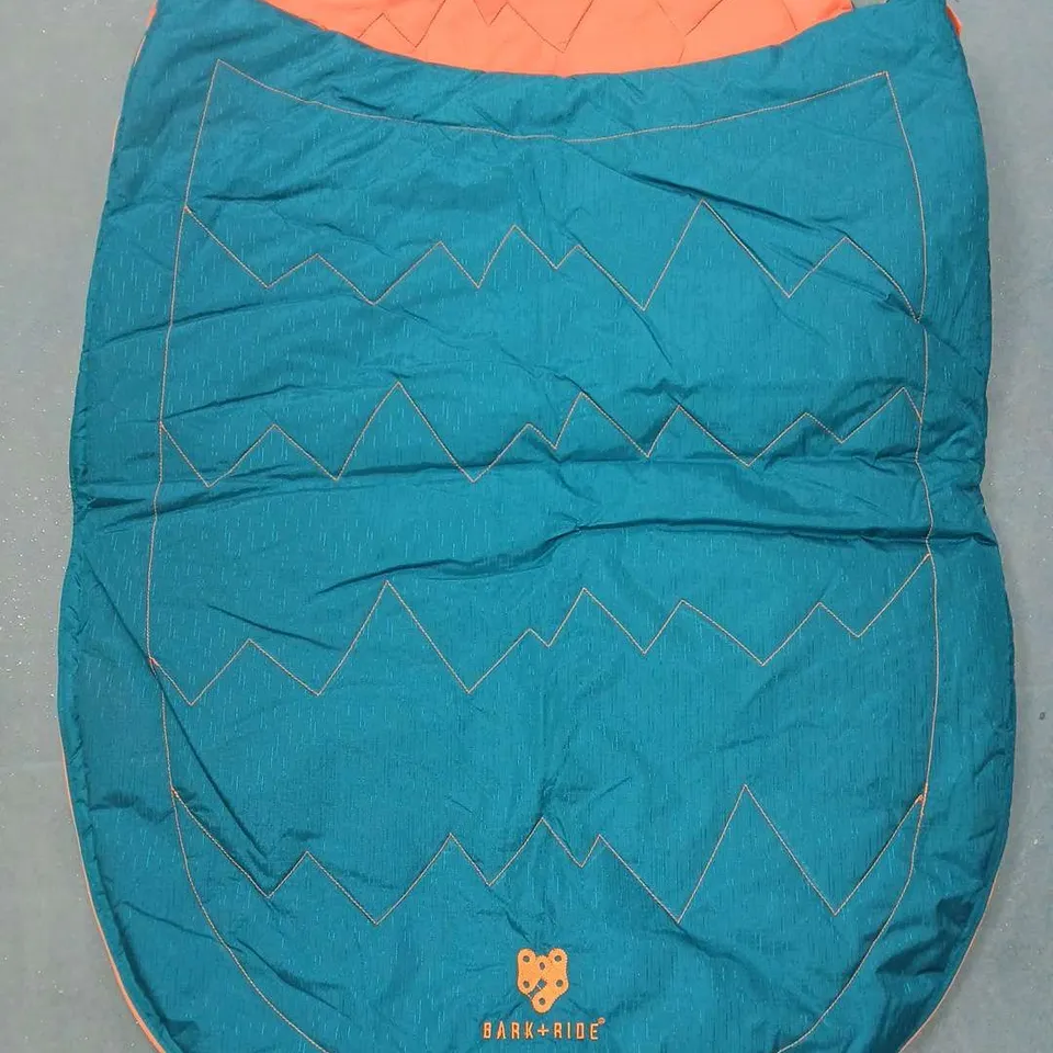 BARK+RIDE HARRIS DOG SLEEPING BAG