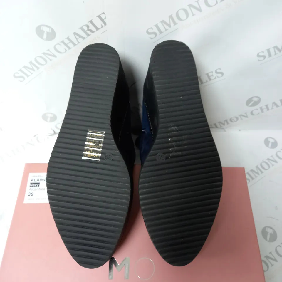 BOXED MODA IN PELLE ALAINA WEDGE HEEL SOCK BOOT - NAVY - SIZE 6