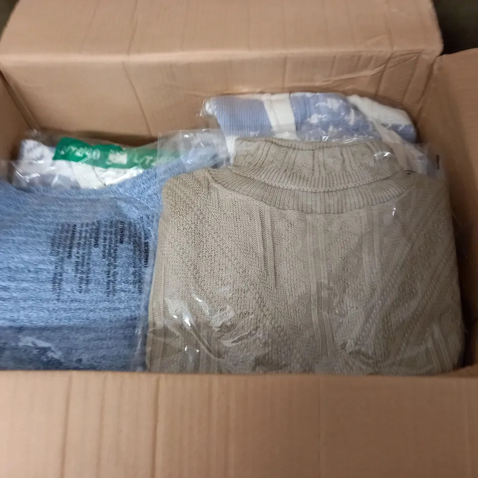 LOT OF APPROXIMATELY 23 ASSORTED AS NEW CLOTHING ITEMS - VARIOUS SIZES