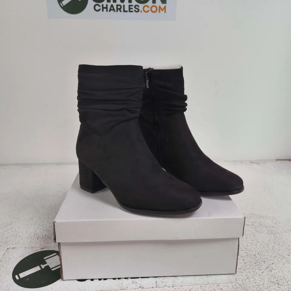 SHOES BY EMMA LOLITA BLACK BOOTS SIZE 5 BOXED