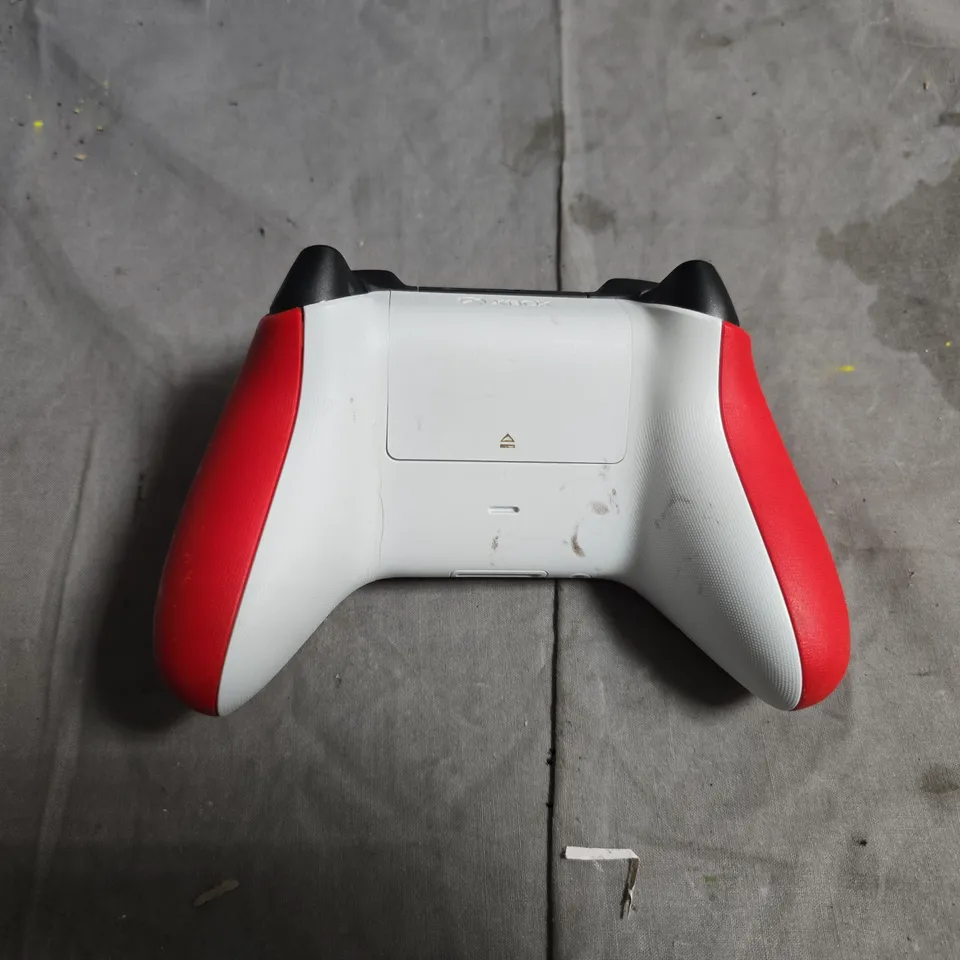 WIRELESS CONTROLLER FOR XBOX ONE - RED