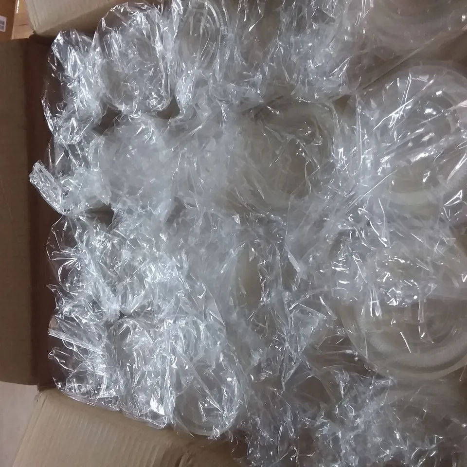 BOX OF 1000PC VEGWARE 96MM FLAT LIDS WITH STRAW SLOT