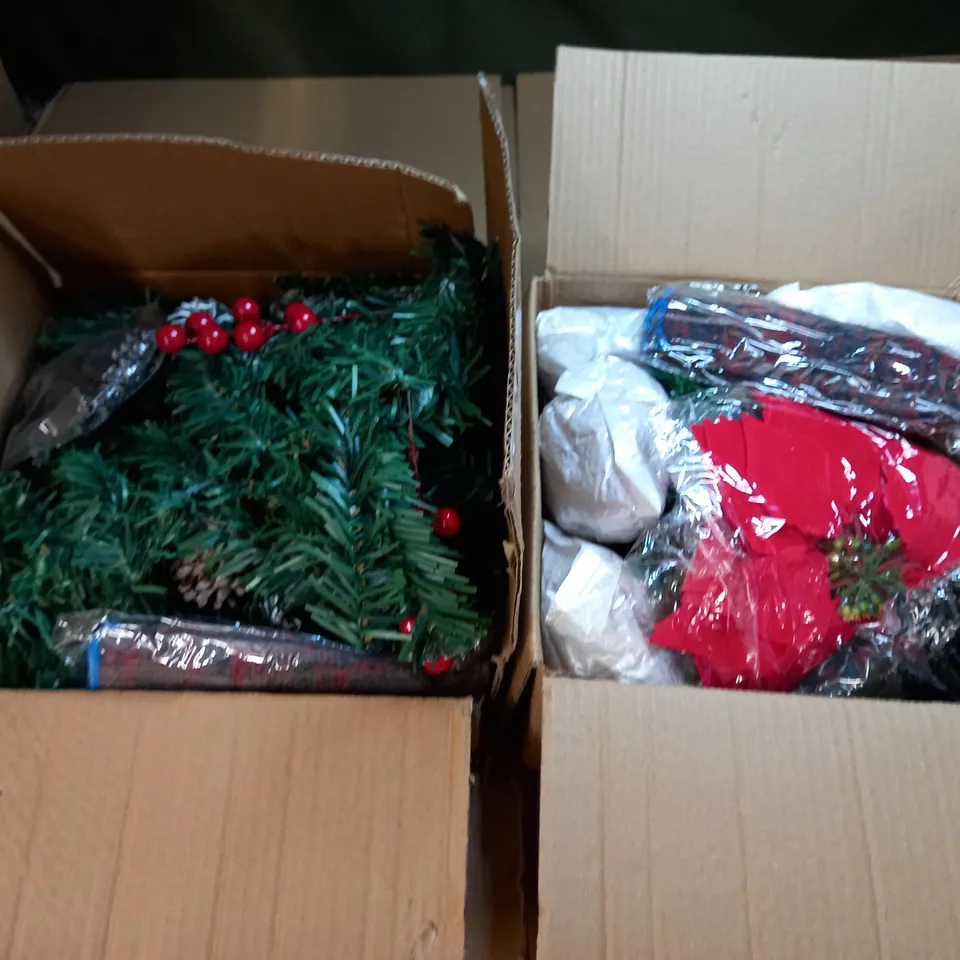 DESIGNER LED CHRISTMAS THEMED FAUX PLANT DECORATIONS 